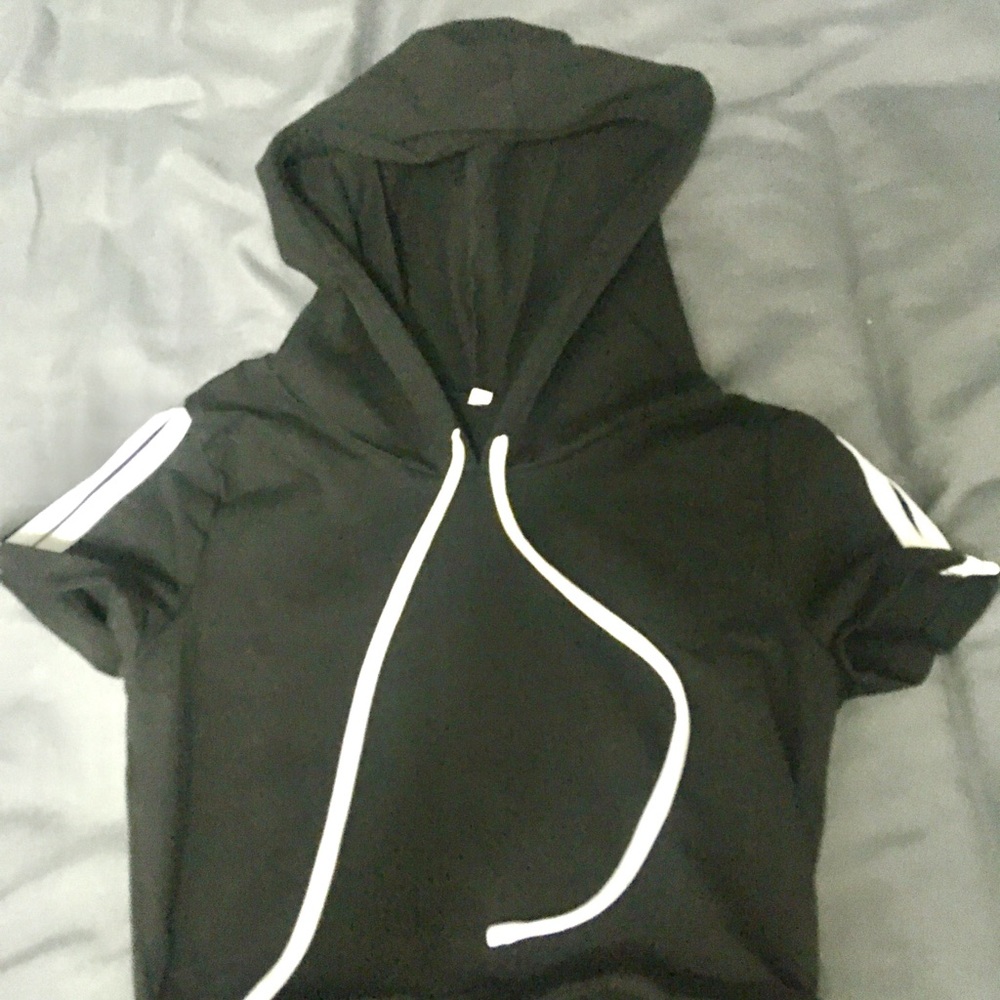 Hooded crop top small